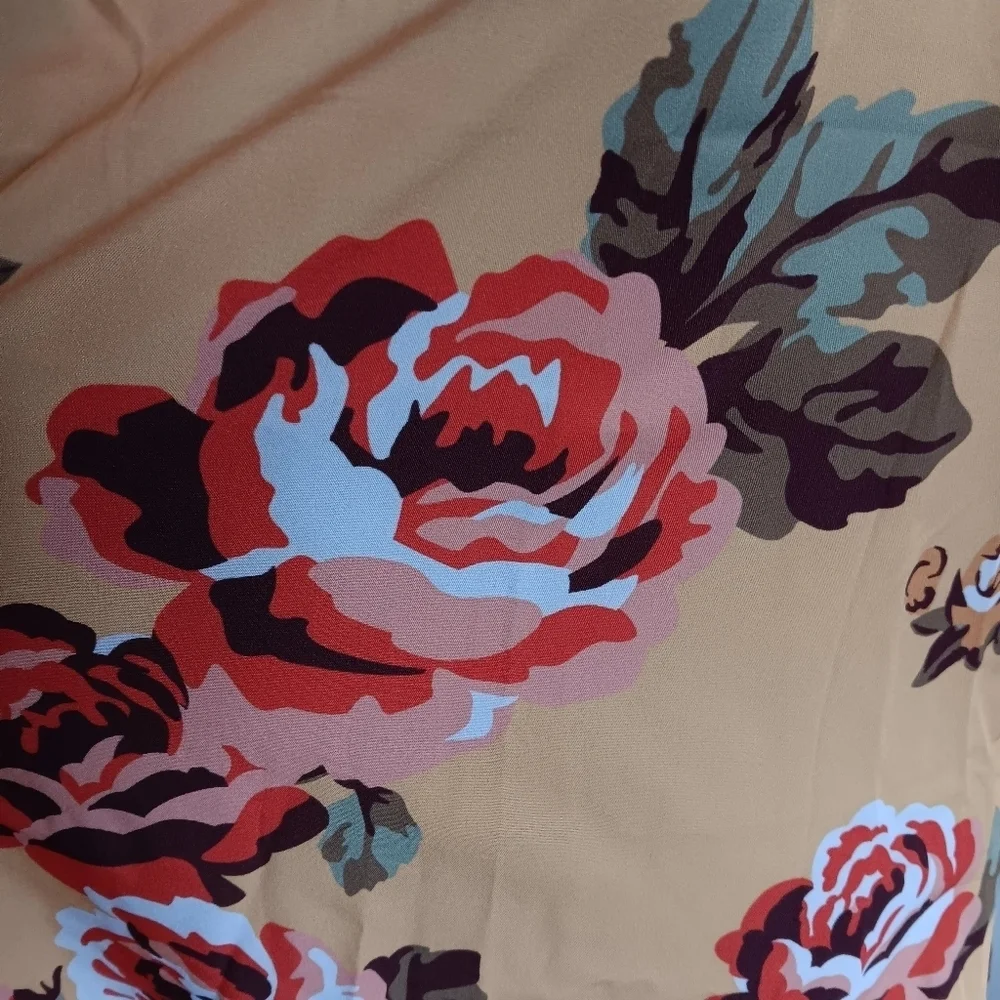 Shein sleeveless V-neck mustard colored floral blouse - Picture 5 of 6